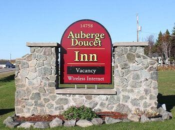 Auberge Doucet Inn 체티캠프 외부 사진